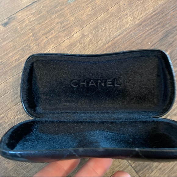 CHANEL Authentic Black Leather Quilted Sunglasses Eyeglass Case - Picture 4 of 7